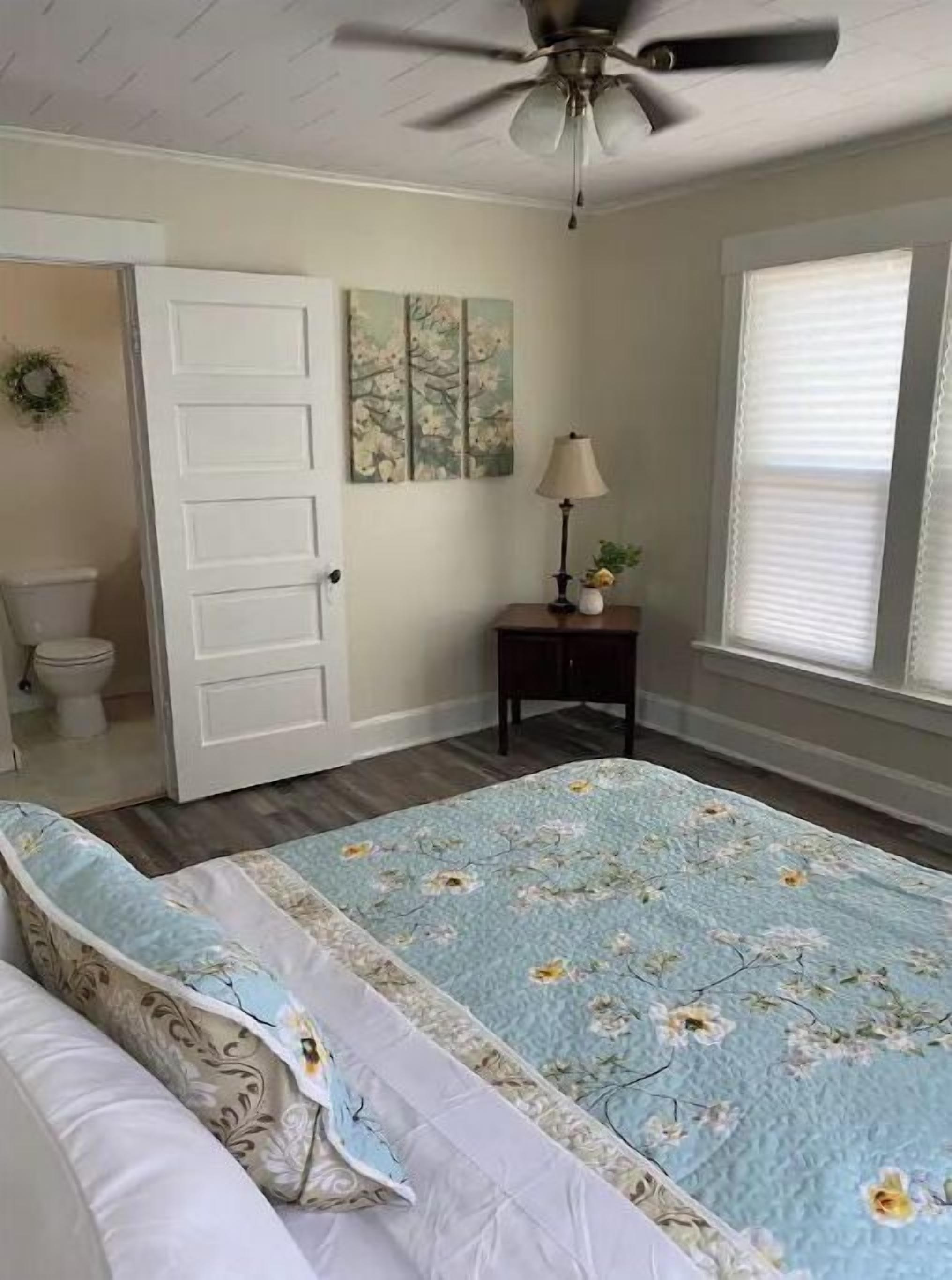 2 bedrooms, iron/ironing board, travel crib, free WiFi