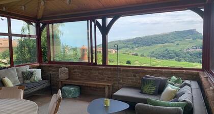 Old winegrower's house with panoramic view of the Solutré rocks - Vergisson