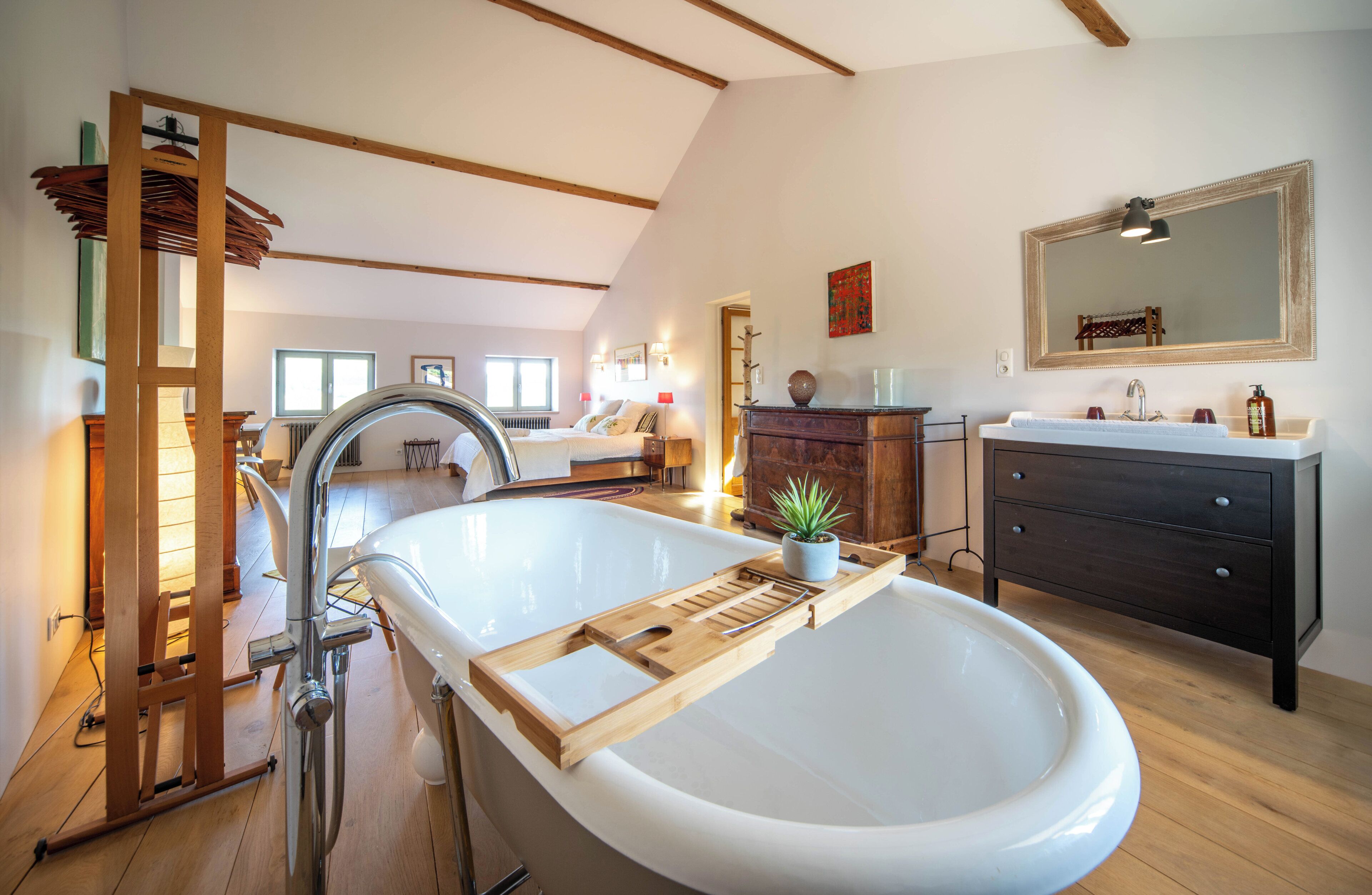 5 chambres, fer et planche à repasser, Wi-Fi gratuit, draps fournis