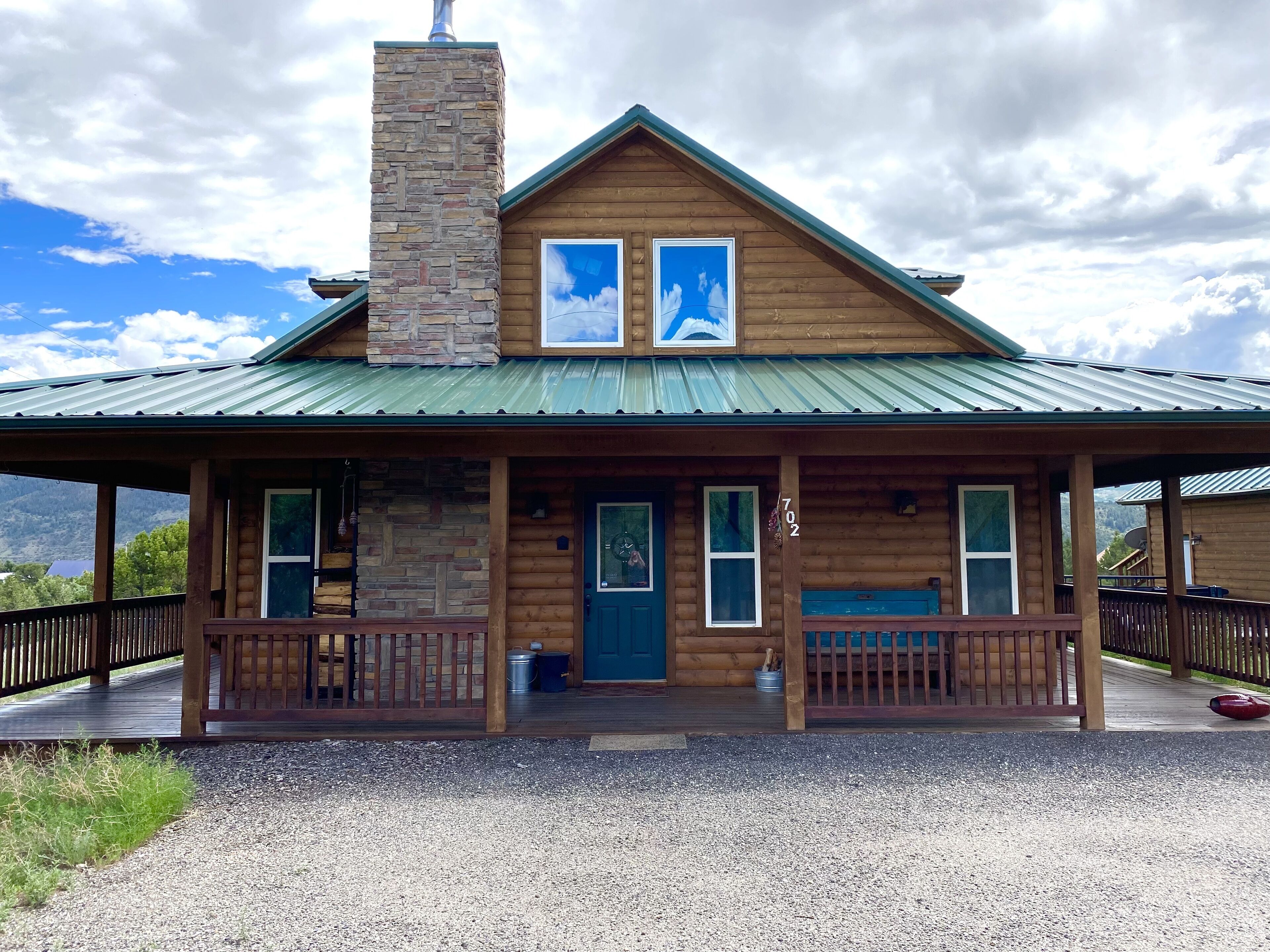 The Milner Retreat (Mountain Views)