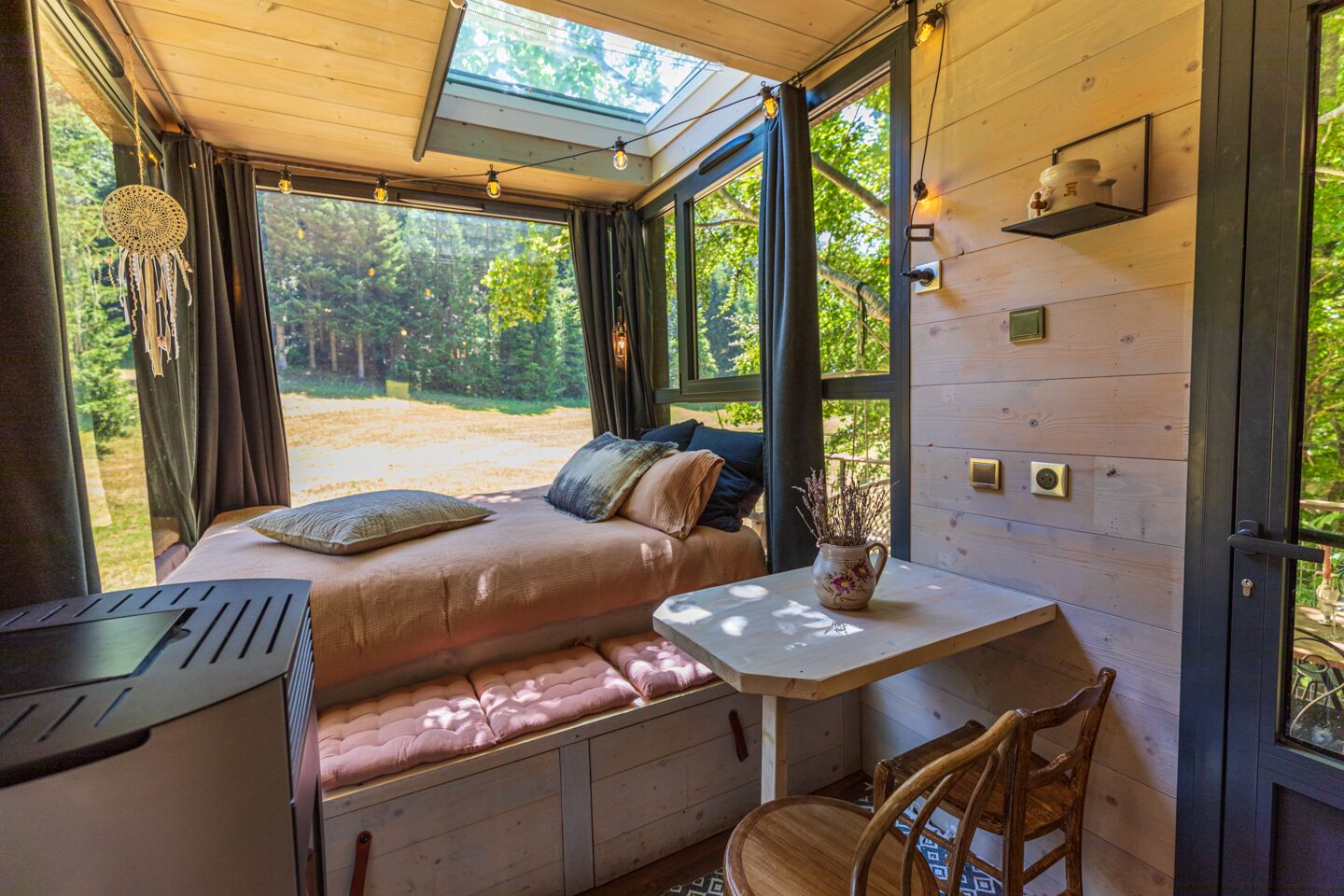 2 chambres, lit parapluie, draps fournis