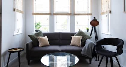 Crescent House Apartments