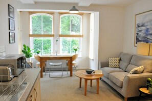 Standard Apartment, Accessible, Ensuite (Limekiln) | Lounge - Crescent House Apartments (Telford)