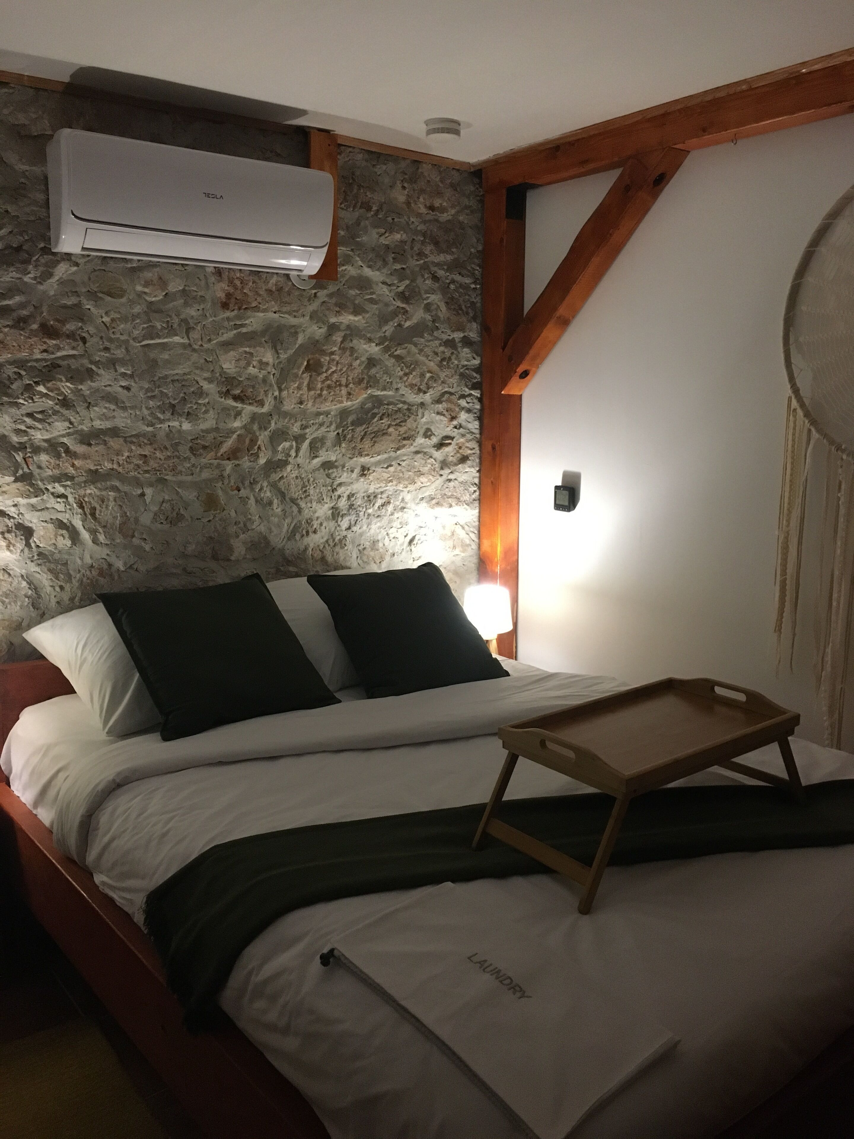 1 chambre, coffres-forts dans les chambres, fer et planche à repasser