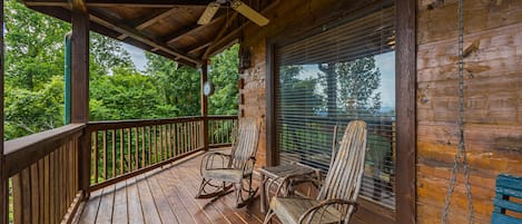 Cabin, Multiple Beds, Balcony, Mountain View | Property grounds