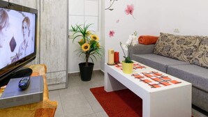 Classic Apartment | Living area - Studio famous Bogarshov by the sea (Tel Aviv)