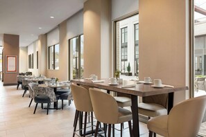 매일 주문 요리 아침 식사 유료