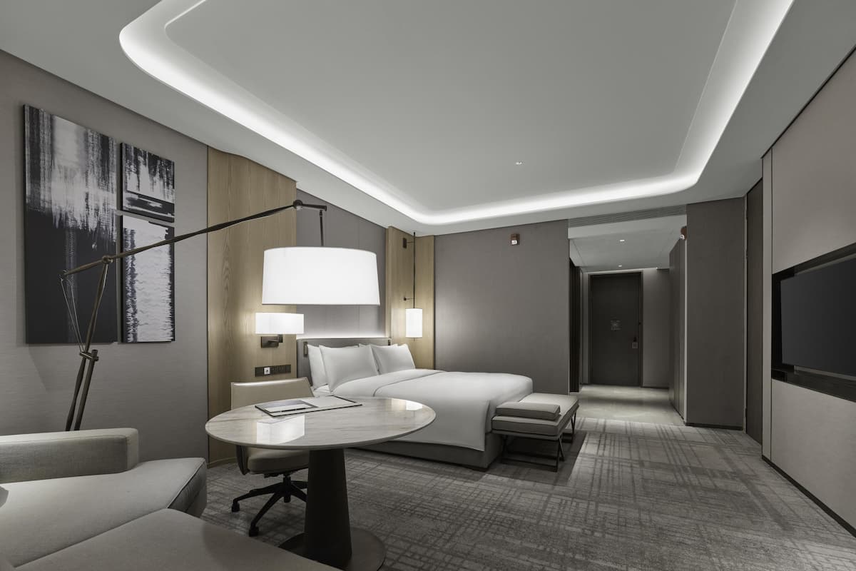 Minibar, caja de seguridad en la habitación y cortinas blackout