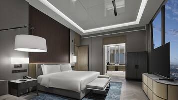 KING AMBASSADOR SUITE