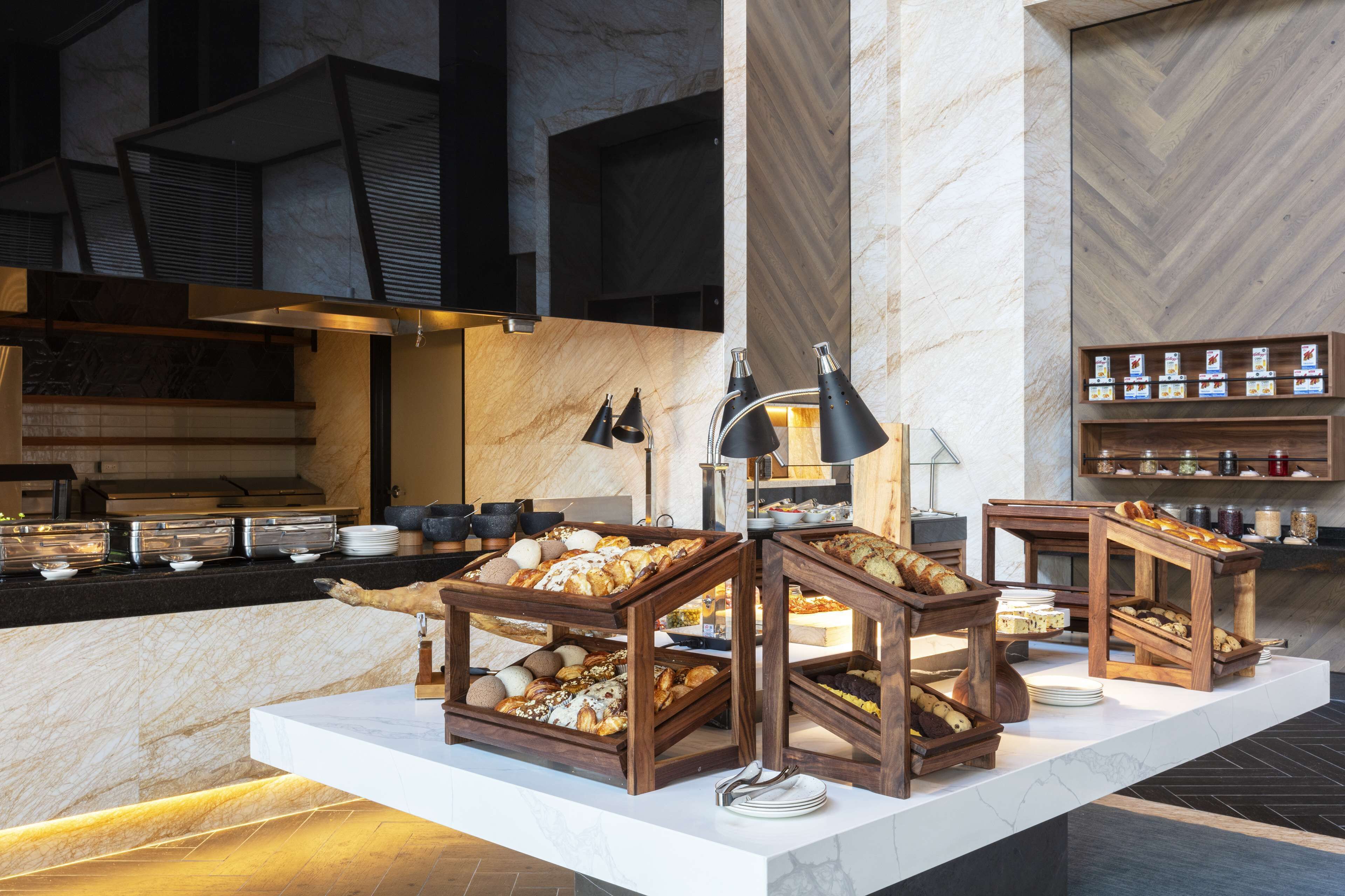 Daily buffet breakfast (MXN 475 per person)