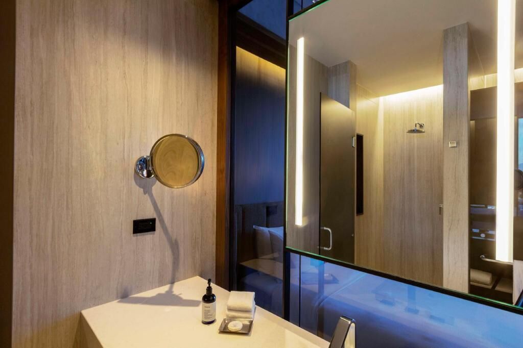 Bathroom | Hair dryer, towels, soap, shampoo