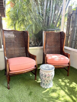 Property grounds - Cozy Bungalow - 5 mins from beach and FLL airport- sleeps 4–5 (Dania Beach)