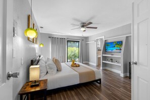 4 bedrooms, iron/ironing board, travel cot, free WiFi - Carroll Cove | 4 Bedrooms | Sleeps 14 | Heated Pool | Carrollwood, Tampa (Tampa)