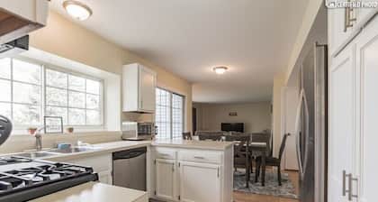 Furnished Private home in Aurora sleeps 9 guests