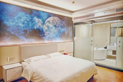 Zhenfeng Hotel