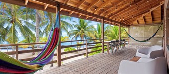 OHANA KUKNAT BEACHFRONT cabin IN PLACENCIA village, clean, quiet, safe, private.