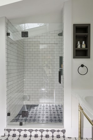 Shower, towels, soap, shampoo