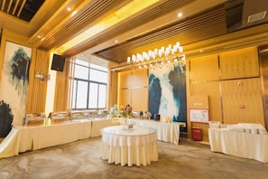 Dining - Galaxy International Hotel (Zhenning)