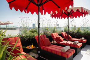 Terrace/patio - Hotel Montera Madrid, Curio Collection By Hilton (Madrid)