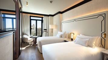 Minibar, caja de seguridad en la habitación y cortinas blackout