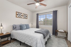 2 Schlafzimmer, Bügeleisen/Bügelbrett, kostenloses WLAN, Bettwäsche