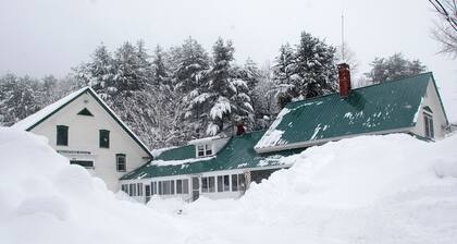 Old Maine Farm Apartment