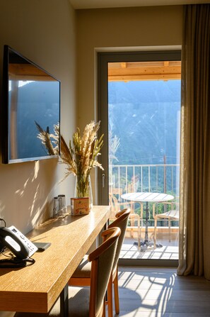 Standard Double or Twin Room | Terrace/patio - DENTHIS (Kalamata)