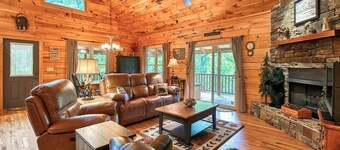 Log Cabin in a Gated Community! WIFI. Fire Pit w/ wood provided! Pet-friendly