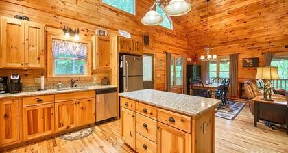 Log Cabin in a Gated Community! WIFI. Fire Pit w/ wood provided! Pet-friendly