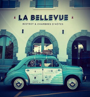 Exterior - La Bellevue Bistrot et Chambres D'hotes (Sene)