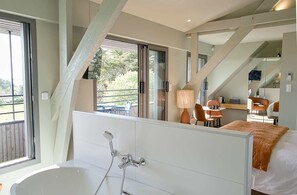 Panoramic Suite, Ensuite, Sea View (5 - Suite l'île d'Arz) - La Bellevue Bistrot et Chambres D'hotes (Sene)