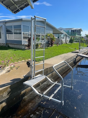 Pool - Amazing views! Fishing, kayaks, great restaurants. Well stocked-sparkling clean! (Hudson)