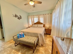 2 bedrooms, in-room safe, iron/ironing board, free WiFi