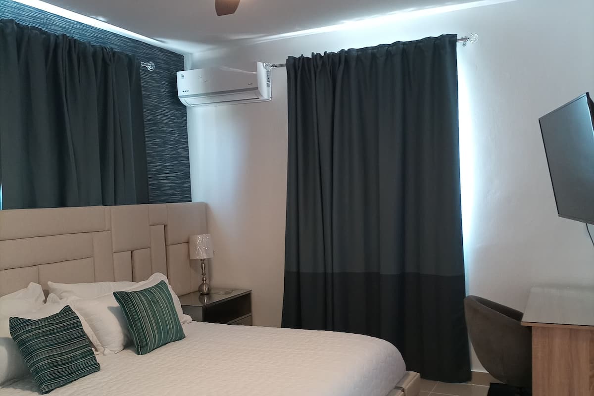 3 bedrooms, iron/ironing board, free WiFi