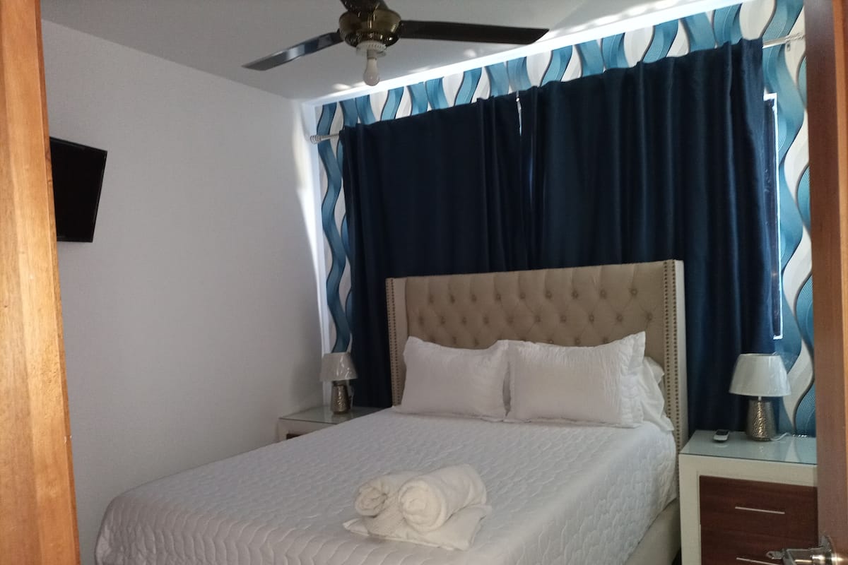 3 bedrooms, iron/ironing board, free WiFi