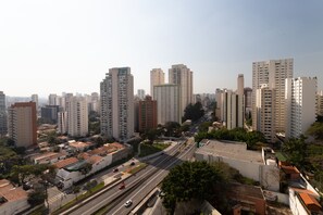 Deluxe appartement | Uitzicht vanuit de kamer