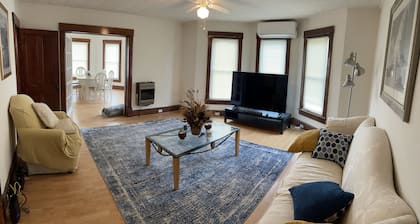 Newly remodeled quiet single-family house by the bay