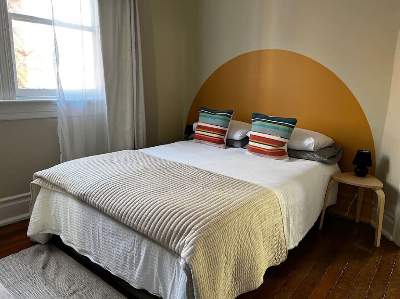 1 soverom, skrivebord, strykejern/-brett og wi-fi