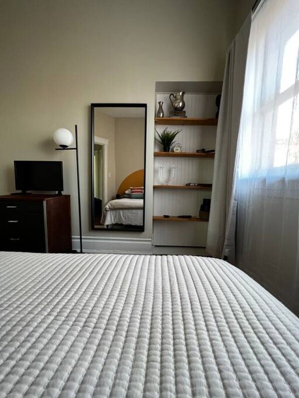 1 bedroom, desk, iron/ironing board, WiFi