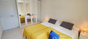 2 chambres, fer et planche à repasser, Wi-Fi gratuit, draps fournis