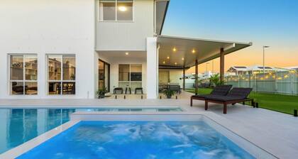 Putt Putt - Pool Slide - 100m to Beach - Ultimate Family Entertainer