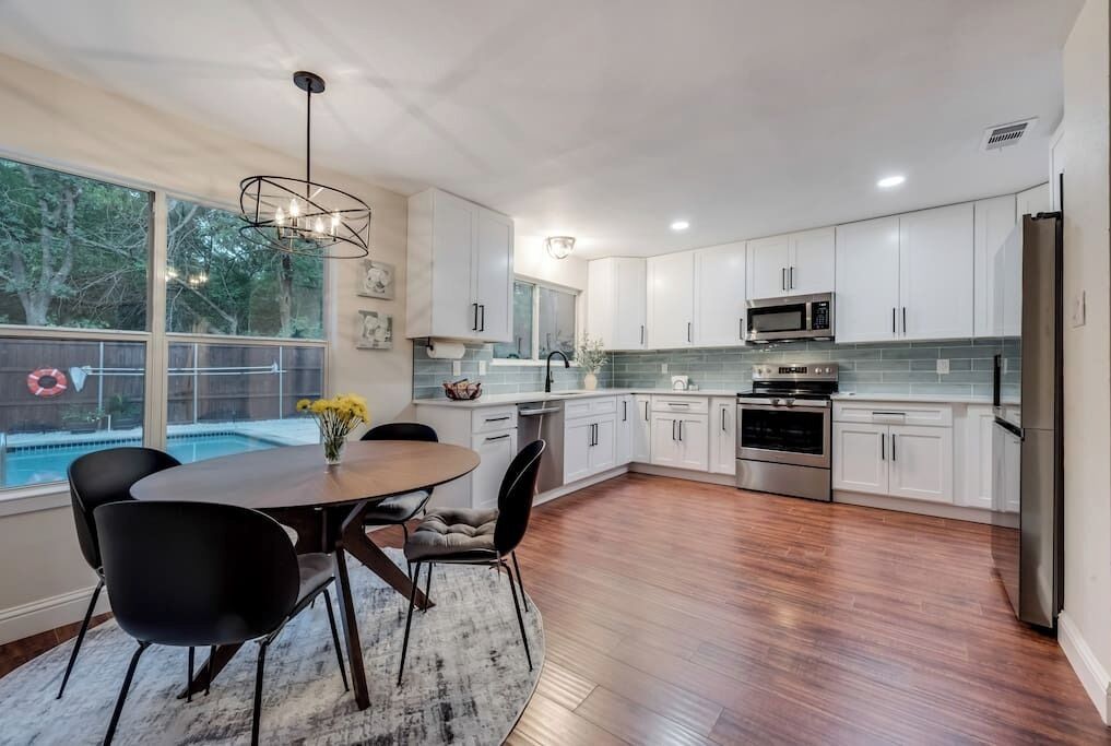 冰箱、微波炉、烤箱、炉灶