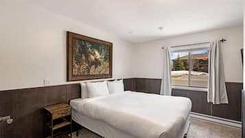 Economy House | 2 bedrooms, premium bedding, down comforters, iron/ironing board