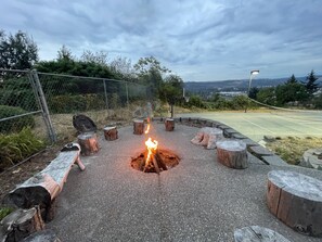 Property grounds - Welcome to Your Cozy Mountain Retreat in Auburn, WA! (Auburn)