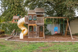 Children's area - Welcome to Your Cozy Mountain Retreat in Auburn, WA! (Auburn)