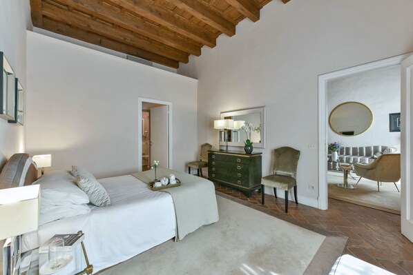 1 bedroom, iron/ironing board, travel cot, free WiFi