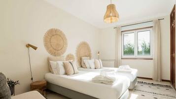 7 bedrooms, desk, iron/ironing board, WiFi
