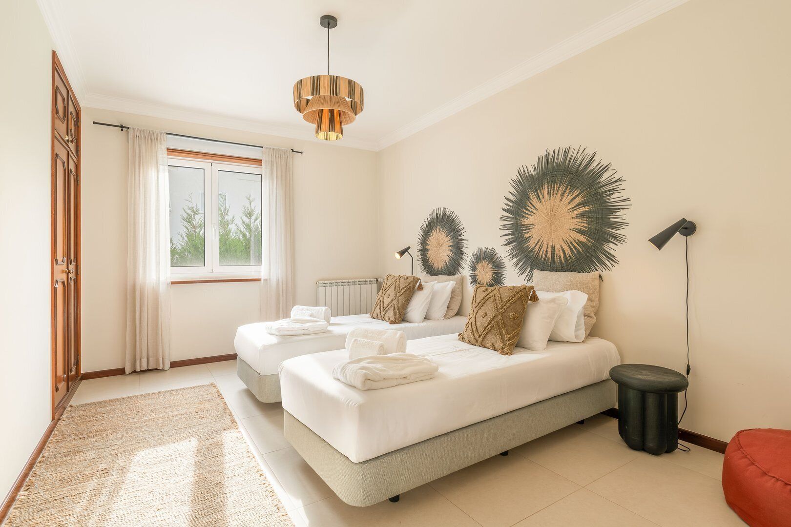 7 soverom, skrivebord, strykejern/-brett og internettilgang