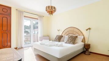 7 Schlafzimmer, Schreibtisch, Bügeleisen/Bügelbrett, Internetzugang