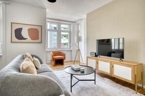 Télévision, chaîne hi-fi